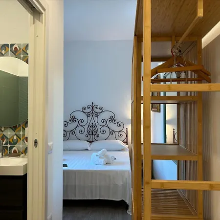 Jimy House בית הארחה 3*